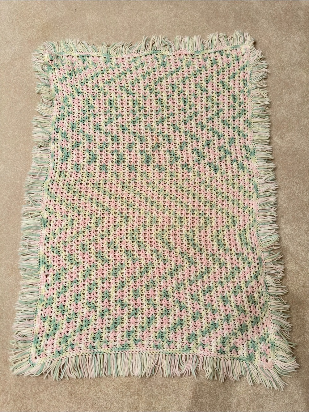 ✨🍼Vintage Hand Crocheted Baby Blanket - Picture 3 of 5
